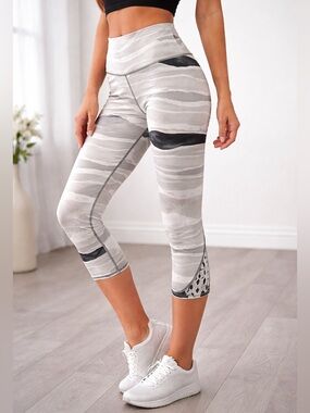 Lululemon Wunder Under Crop Luon Lattice Leggings Bleacher Stripe White Black 6